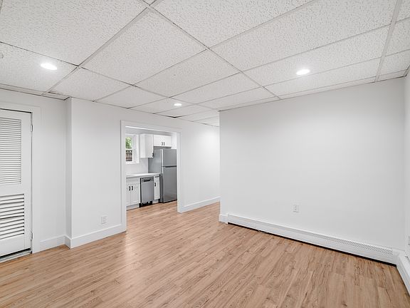 2nd image of 104 Jefferson St APT 1B