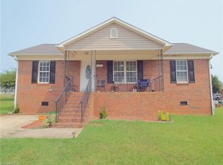 2203 Blair Khazan Dr, Greensboro, NC 27405