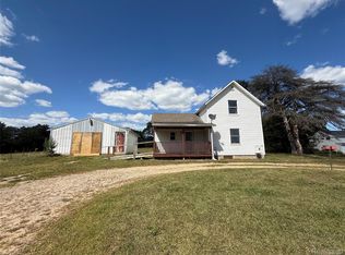 318 W Polly St, Perry, MI 48872