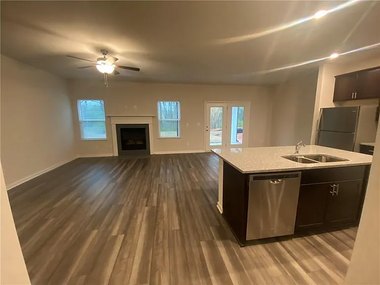 5836 Hackberry Ln — Photo 4