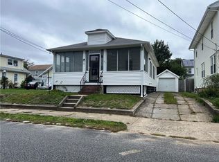 45 Ivanhoe St, Cranston, RI 02910