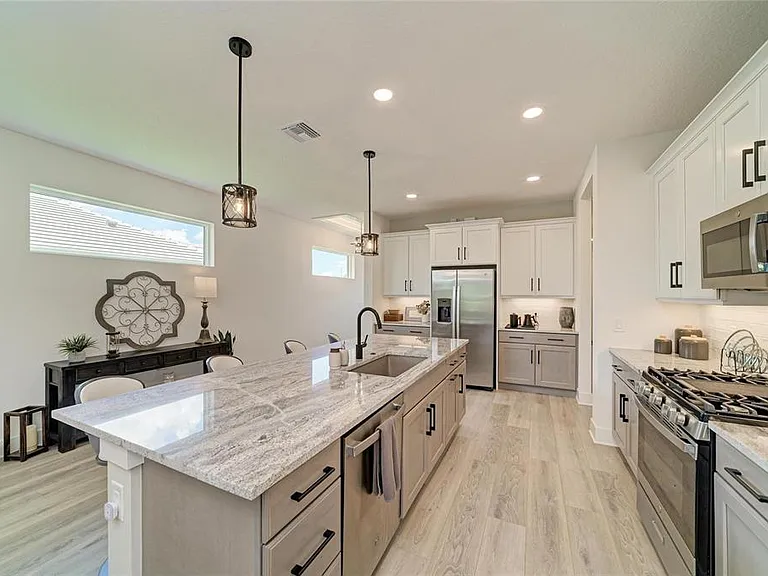 1047 Waterline Ct — Photo 12