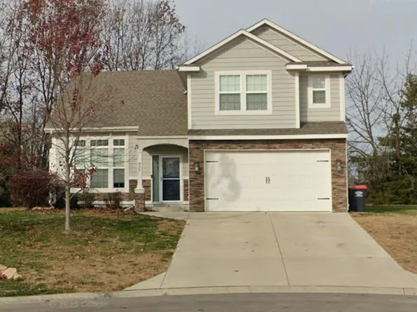 802 154th Cir, Basehor, KS 66007