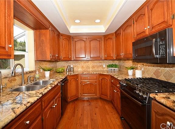 4th image of 2731 Alvord Ln