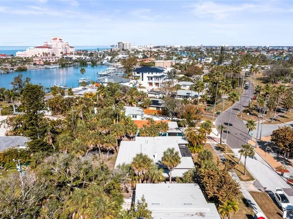 3110 W De Bazan Ave, Saint Pete Beach, FL 33706