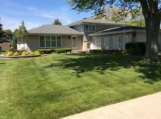 7711 Palm Dr, Orland Park, IL