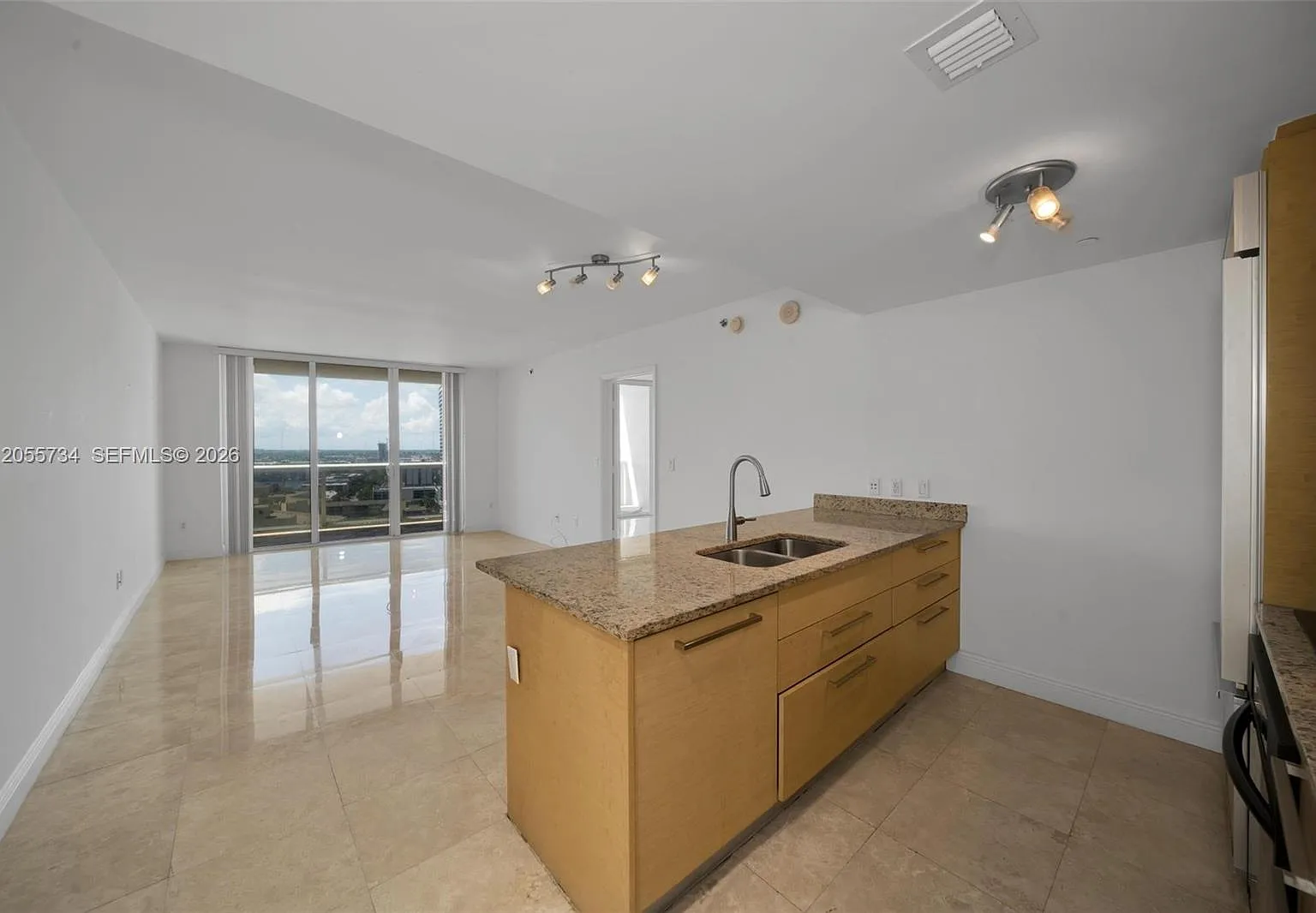 Beach Club Three Condo — Photo 2