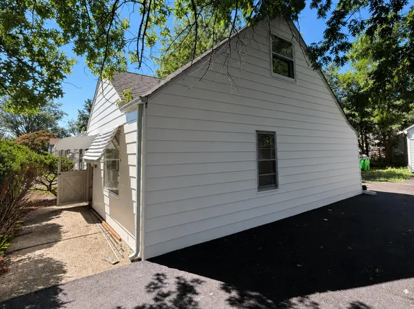 23901 Colbourne Rd, Euclid, OH 44123