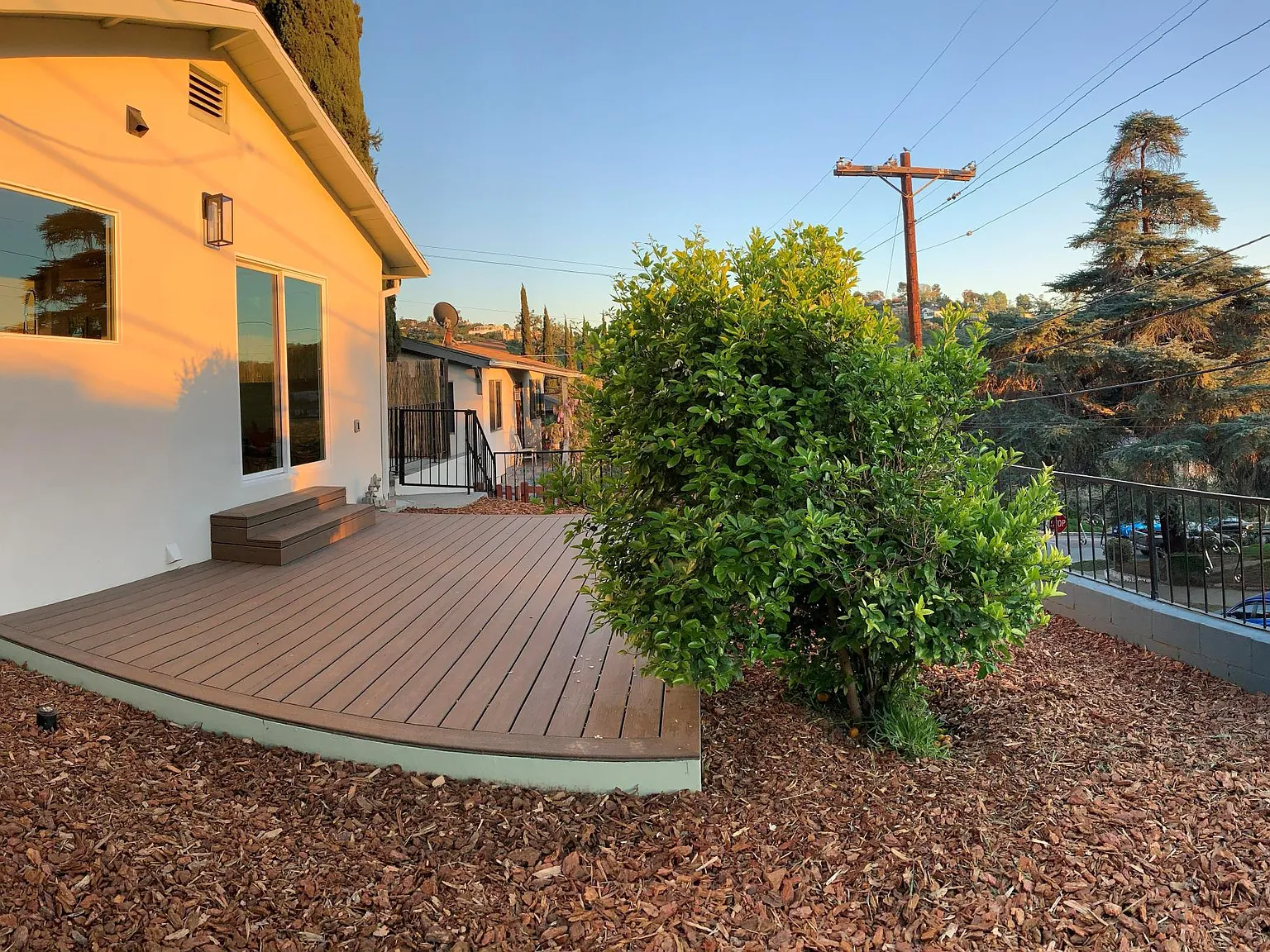 2 bed, 850 sqft, $4,200 — Photo 1