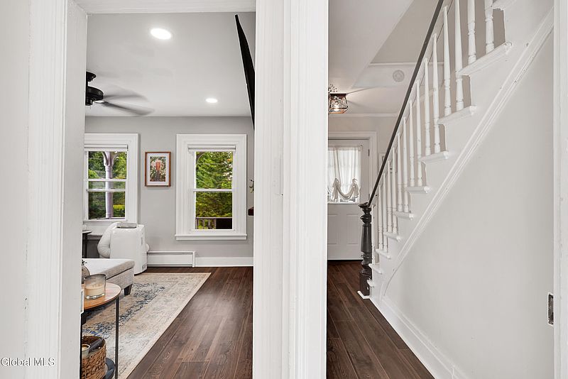 5th image of 10 Chestnut Street