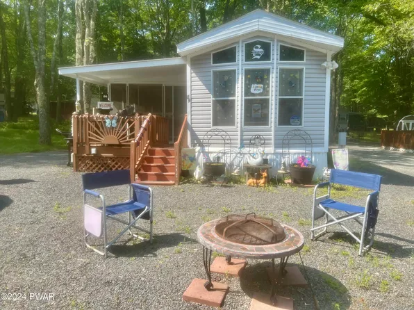 124 Black Cherry Dr, Milford, PA 18337