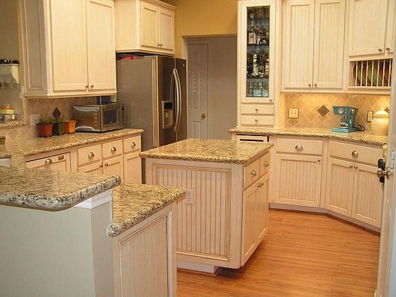 ISLAND KITCHEN