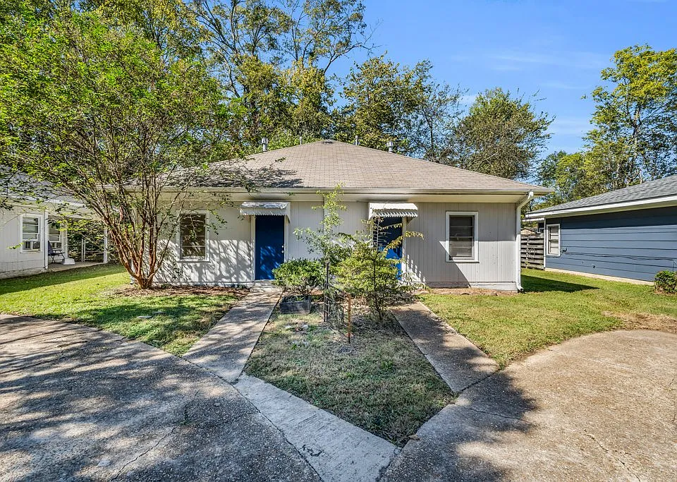 305 Old West Point Rd #A