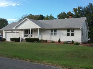 106 N Milspring Cir, Godfrey, IL 62035