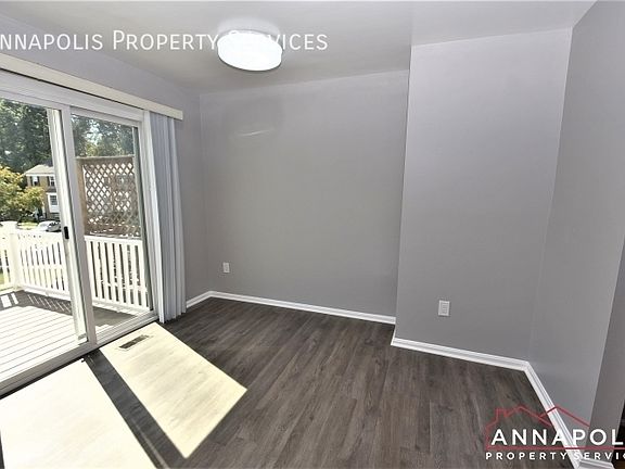 3rd image of 109 Pinecove Ct