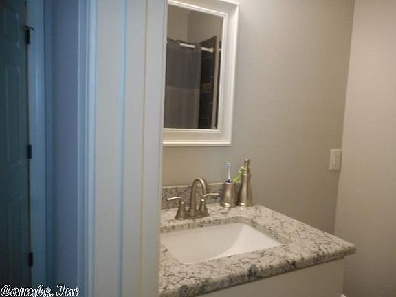 4th image of 823 E 16th Ave