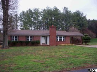 2164 Horseshoe Bend Rd, Hickory, NC 28601