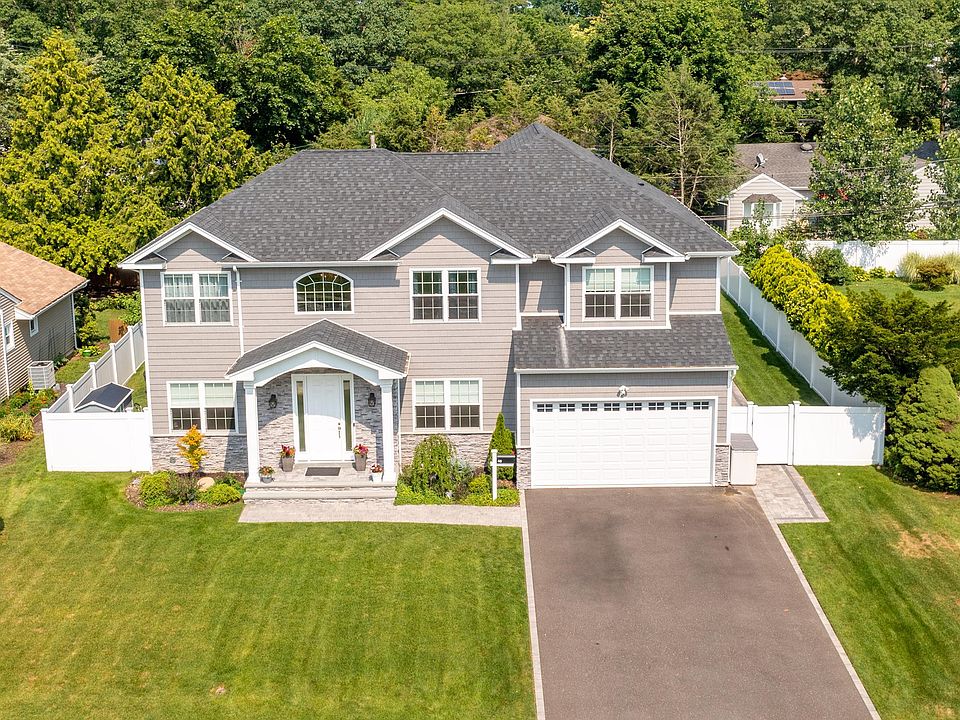 1st image of 40 Lilac Dr