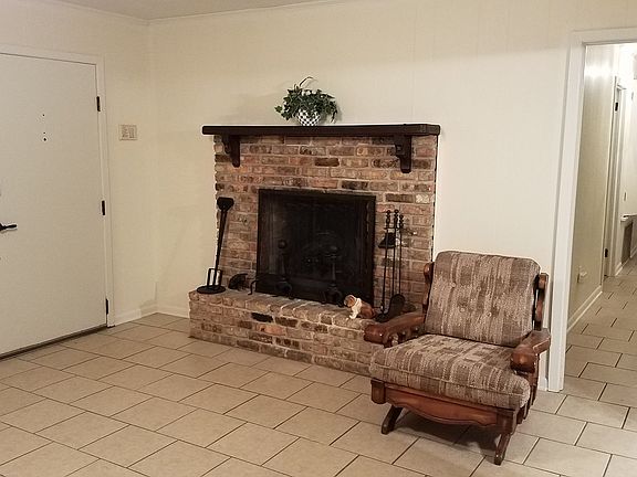 5th image of 323 Saint Mary St