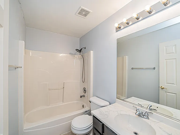 1060 Ellsworth Dr — Photo 27