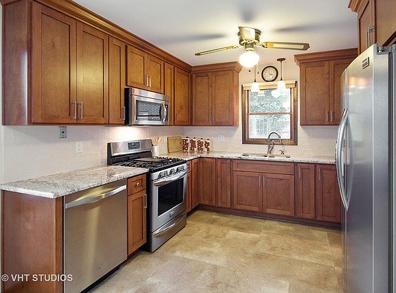 3rd image of 2725 Lancaster Dr