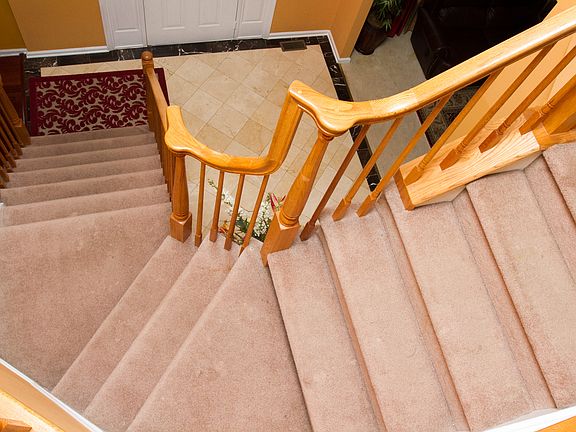 3rd image of 605 Daisy Ct