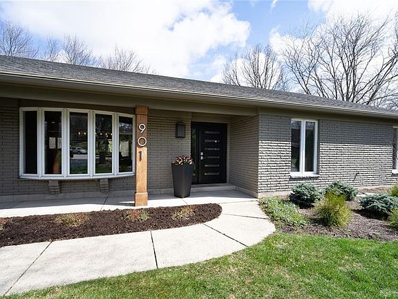 2nd image of 901 Cedar Creek Cir