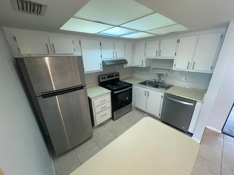 4185 Oak Terrace Dr — Photo 3