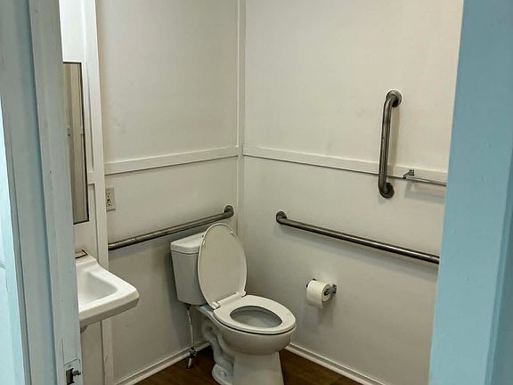 5th image of 140 Ridgemont Dr #1