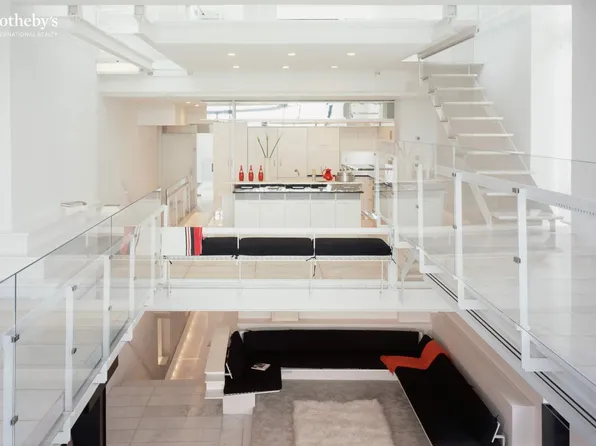 23 Beekman Place image 12 of 25