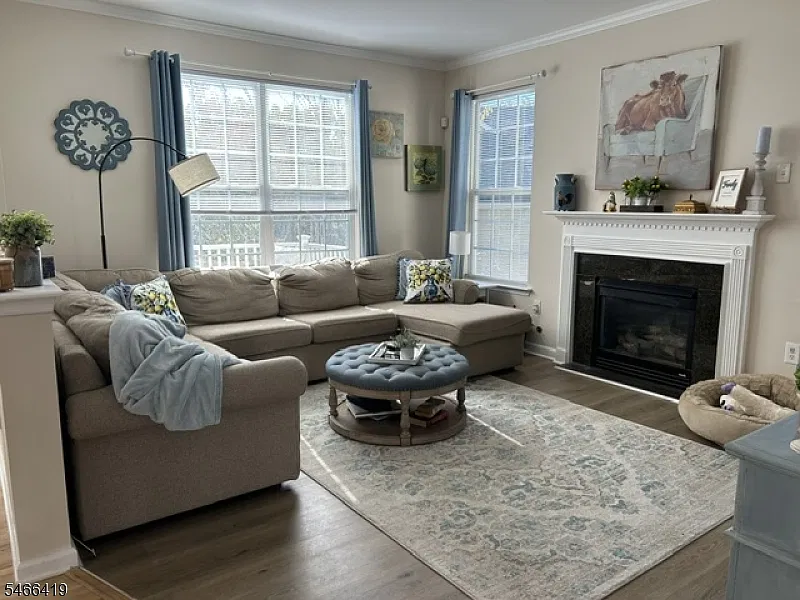 4 bed, 2.5 bath, $3,900 — Photo 3
