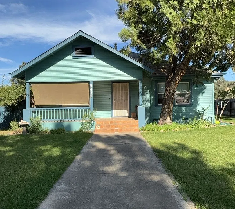 5480 Live Oak Dr