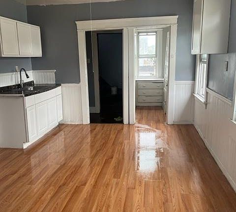 4th image of 2459 E 89th St