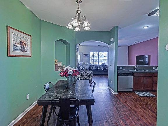 4th image of 122 Lamplighter Ln