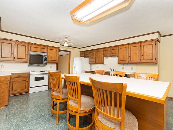 4th image of 1604 Curling Way