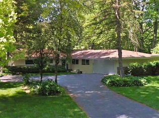 42 Wiltshire Dr, Lincolnshire, IL