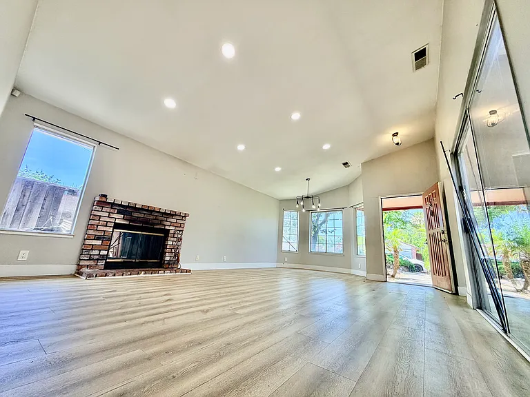 3400 Crowley Ct — Photo 10