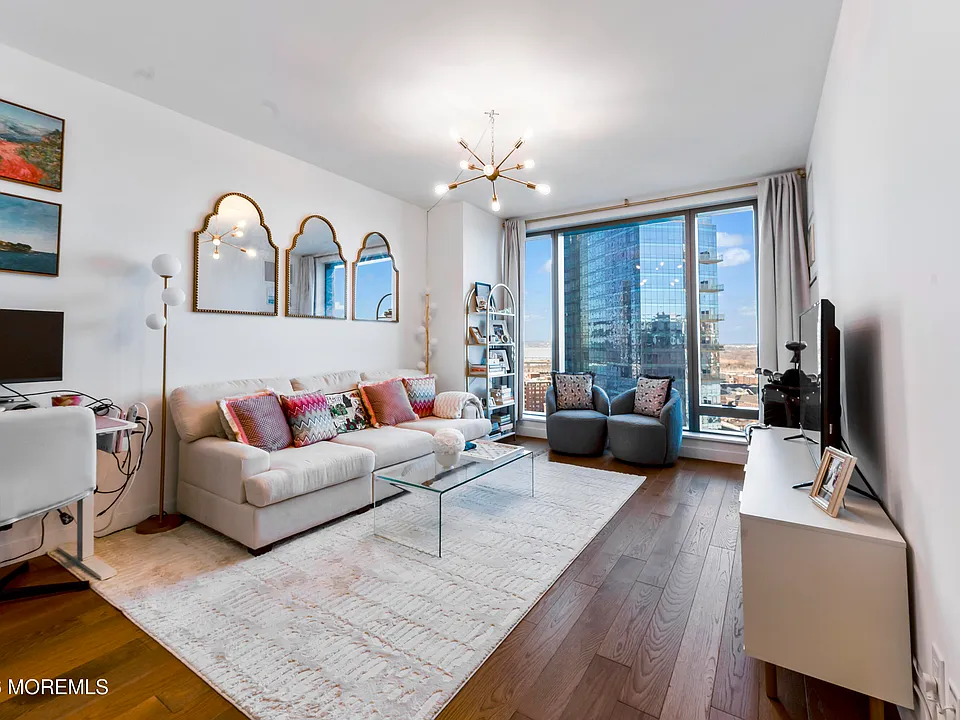 99 Hudson St #1603
