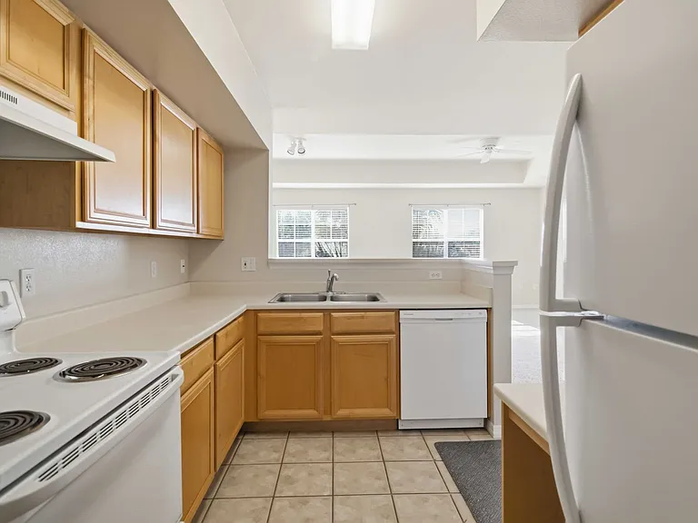 1015 Villagio Cir #201 — Photo 12