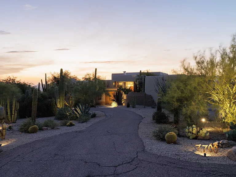 7700 E Arroyo Rd — Photo 23