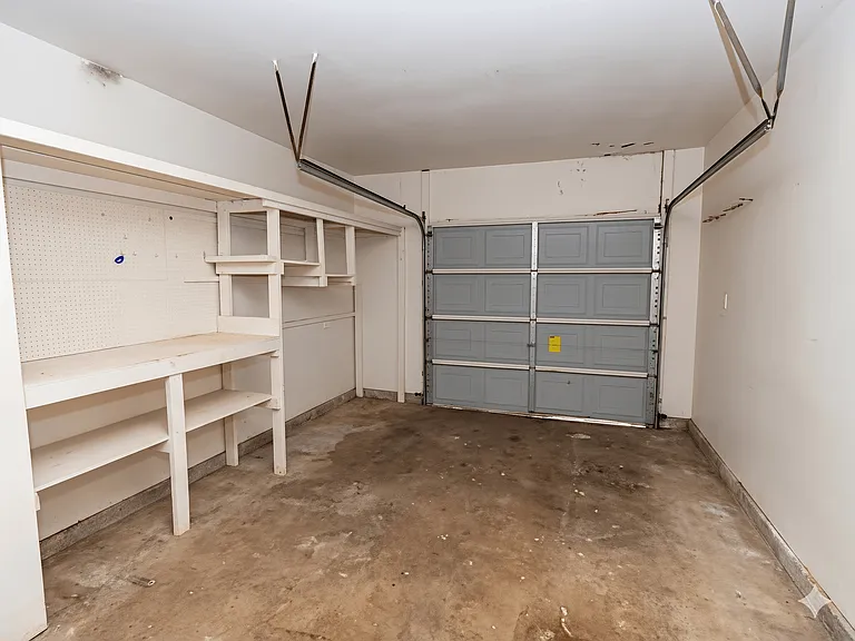 416 W Spring Dr — Photo 18