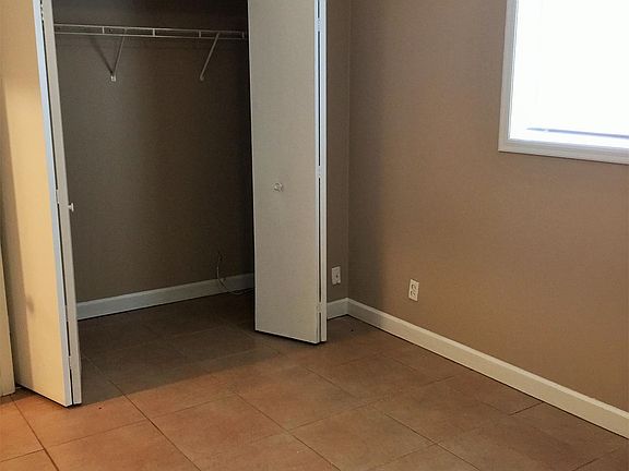 5th image of 808 W Pine Hill Ln APT 17