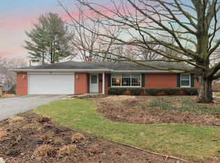 2 Kent Dr, Normal, IL 61761