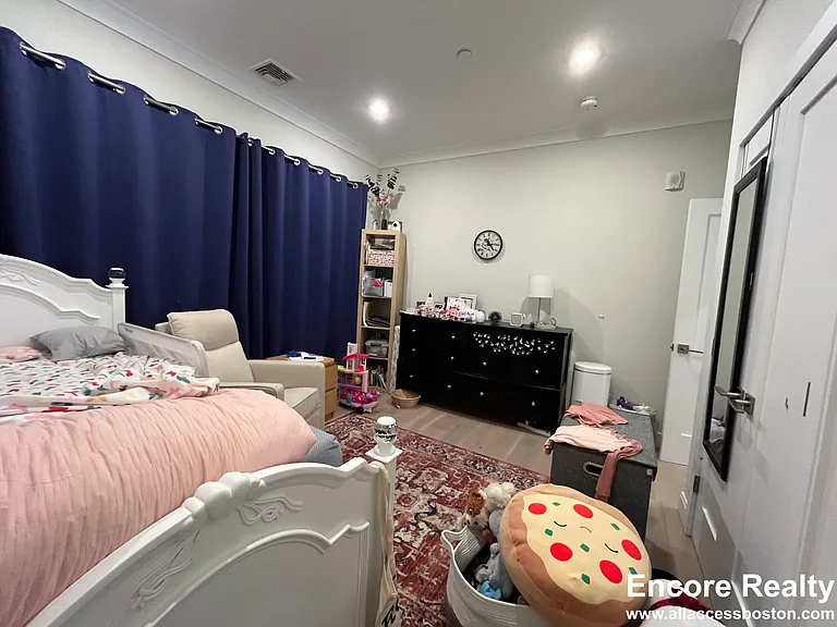32 Cummins Hwy #4 — Photo 24