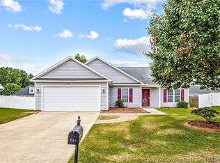 218 Bennington Dr, Raeford, NC 28376