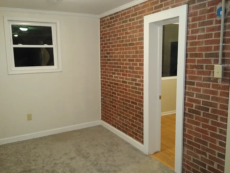141 W Oak St — Photo 6
