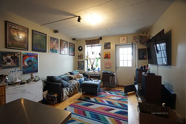 Rented by Rennit Inc. | media 41