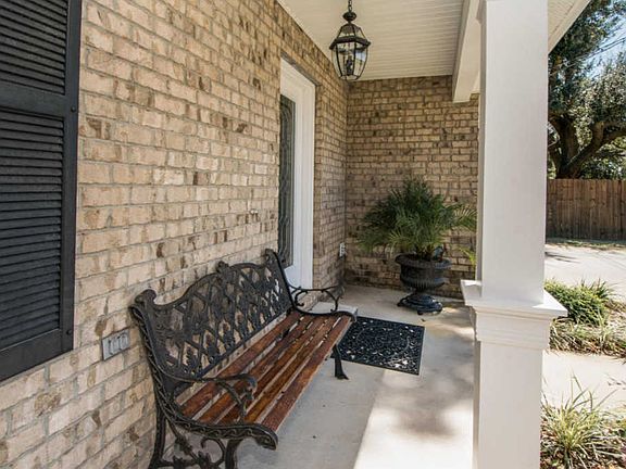 4th image of 243 Carmel Dr