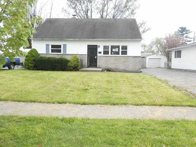 3871 Bolton Ave photo 1