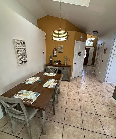 643 Basingstoke Ct — Photo 14